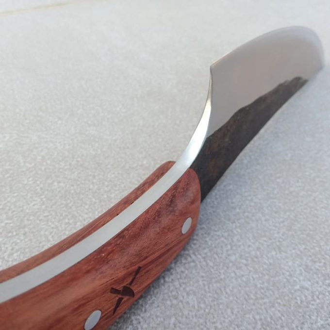 Picnic knife blade edge